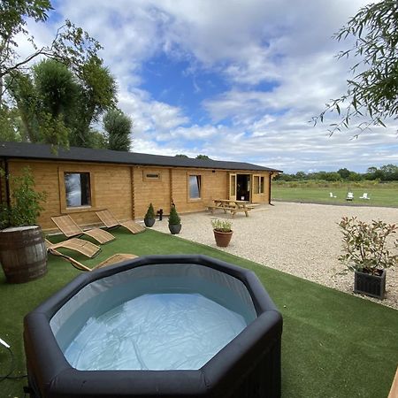 Inviting 3-Bedroom Lodge In Ashton Under Hill Evesham Extérieur photo